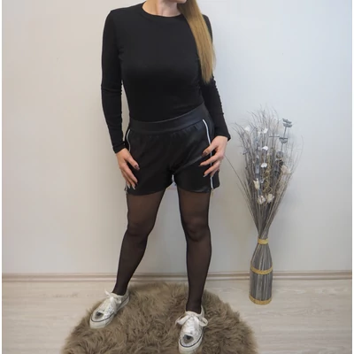 Cipzáros műbőr rövidnadrág