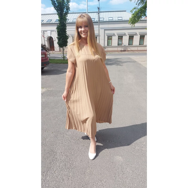 Pliszírozott maxi ruha barna